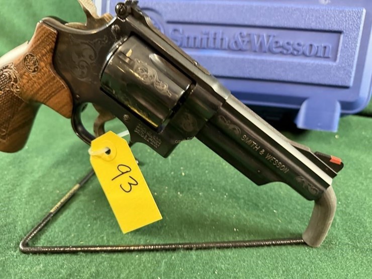 nib-smith-&-wesson-mdl.29-10-44mag-revolver-image-3