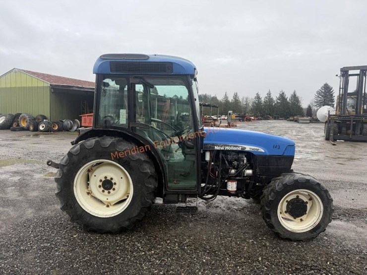 new-holland-tn95fa-image-8