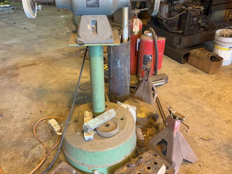 grinder-buffer,-jack-stands,-and-head-image-1