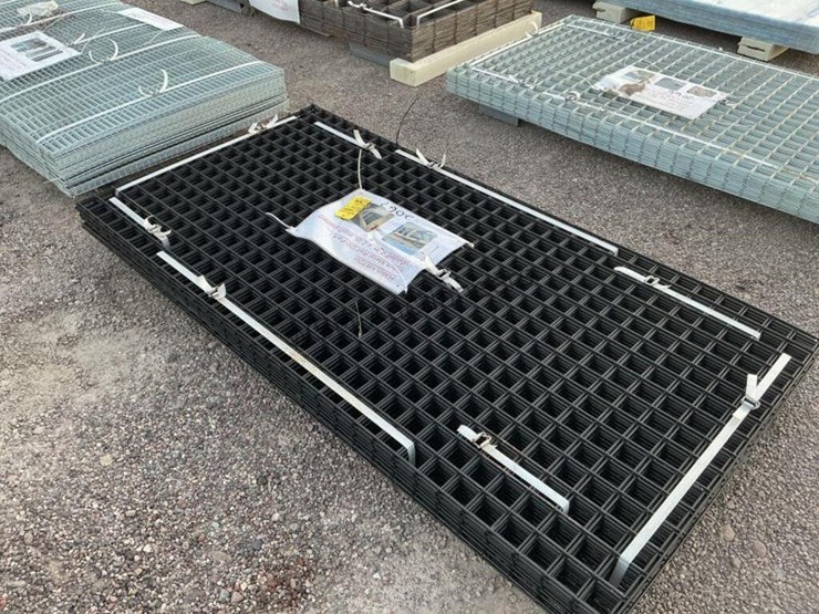 (20)-black-metal-rail-panels-image-3