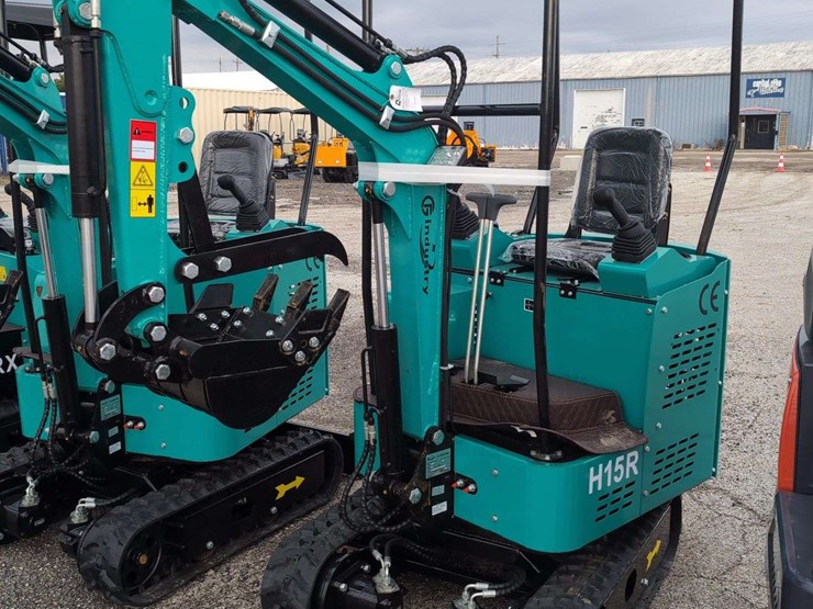 cfg-industrial-mini-excavator---h15r---green-image-1