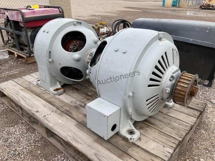 (2)-fairbanks-15kw-belt-drive-generators-image-3