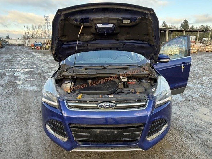 ford-escape-titanium-image-16