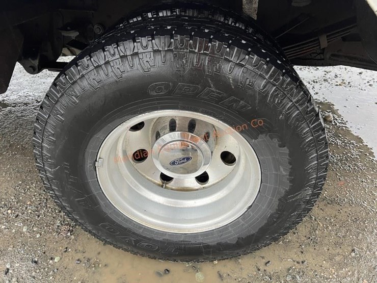 ford-f350-xlt-image-15