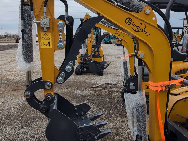 cfg-industrial-mini-excavator---qk18r---yellow-image-2