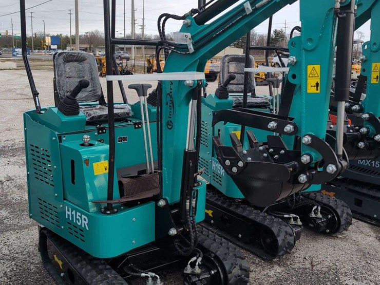 cfg-industrial-mini-excavator---h15r---green-image-1