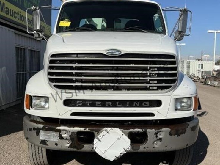 2003-sterling-l9500-image-3