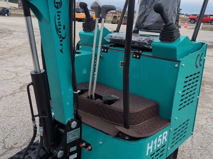 cfg-industrial-mini-excavator---h15r---green-image-13