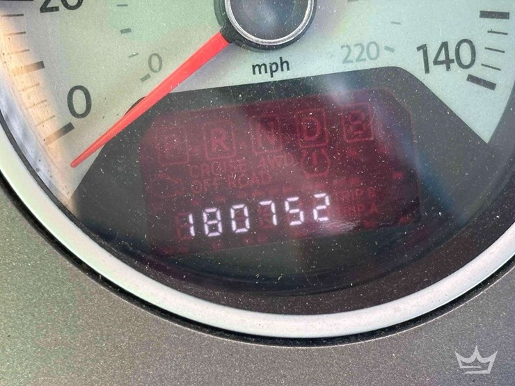 2010-volkswagen-routan-image-6