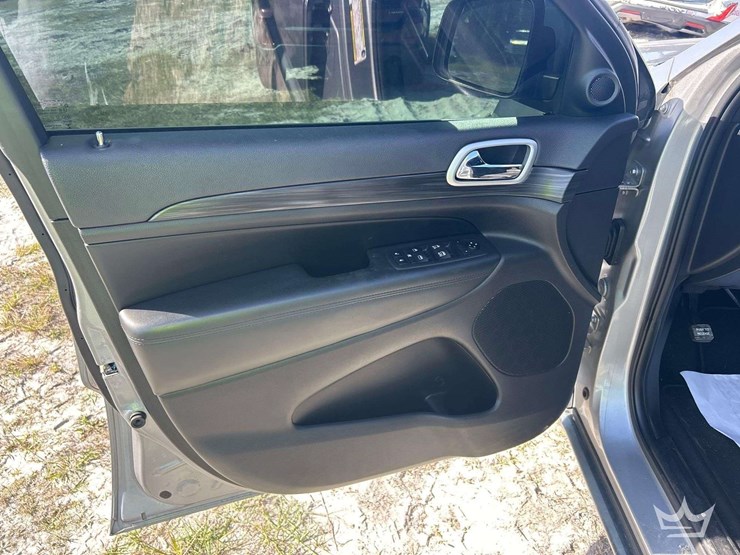 2019-jeep-grand-cherokee-image-11