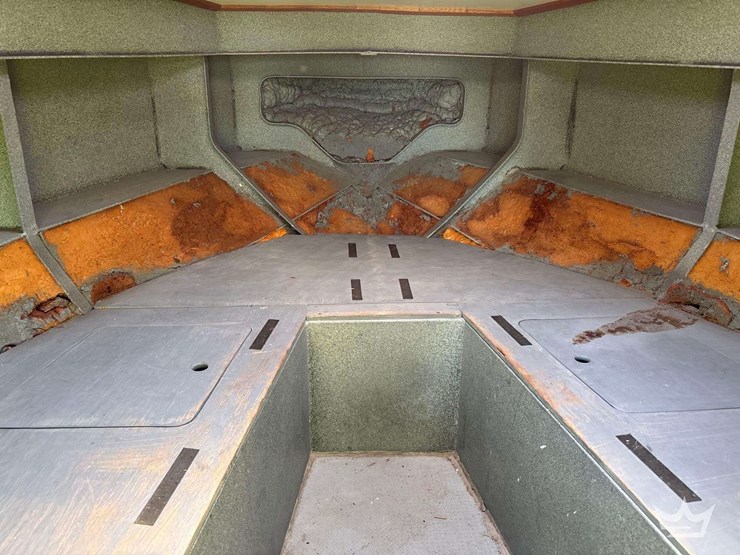 tug-boat-with-tri-axle-magic-tilt-boat-trailer-image-87