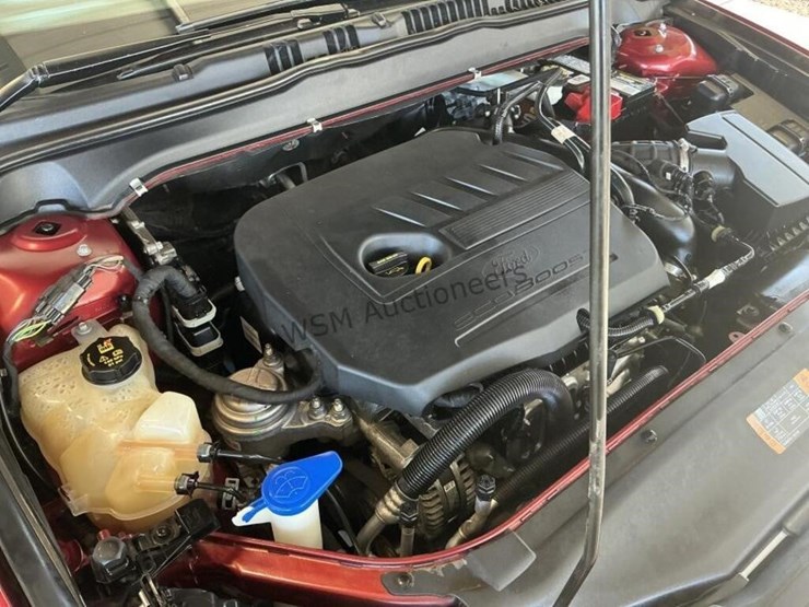 2015-ford-fusion-se-sdn-image-9