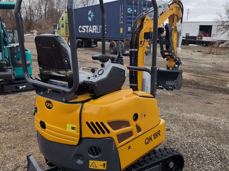 cfg-industrial-mini-excavator---qk18r---yellow-image-9