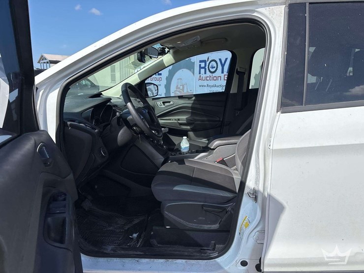 2015-ford-escape-image-12