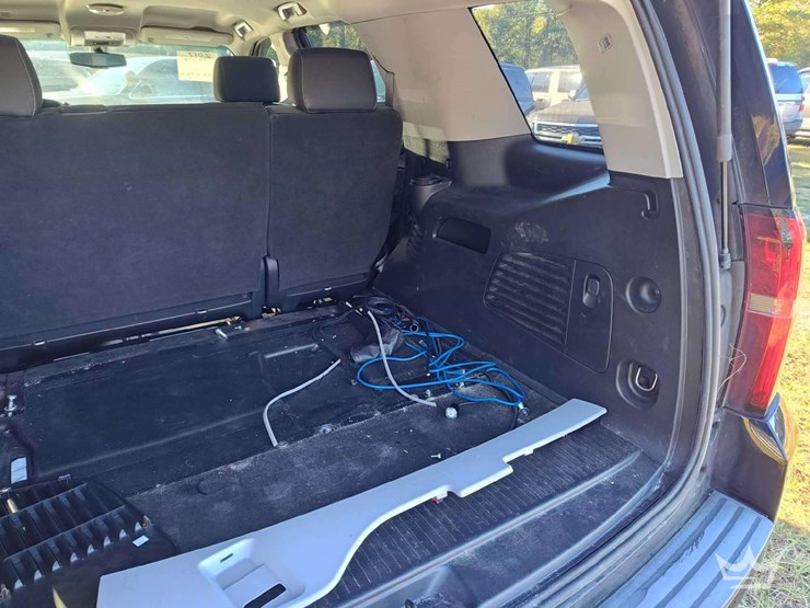 2017-chevrolet-tahoe-image-32