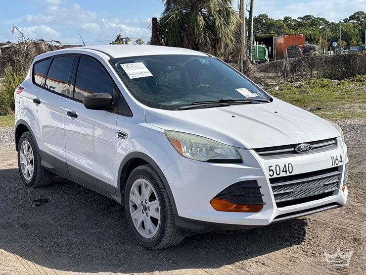2015-ford-escape-image-2
