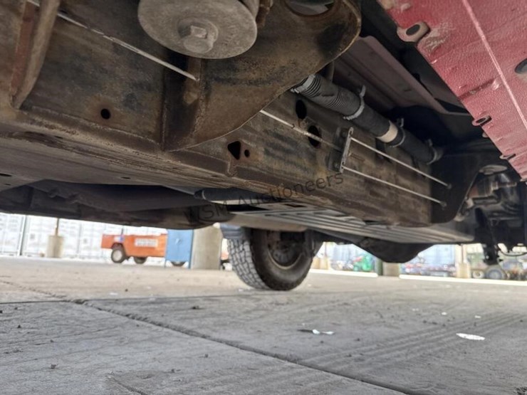 2015-chevrolet-silverado-1500-image-26