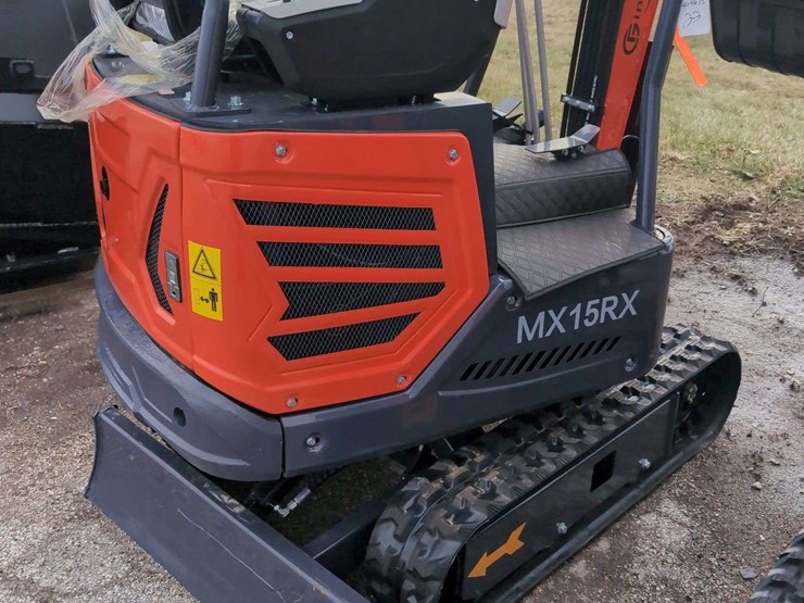 cfg-industrial-mini-excavator---mx15rx---red-image-5