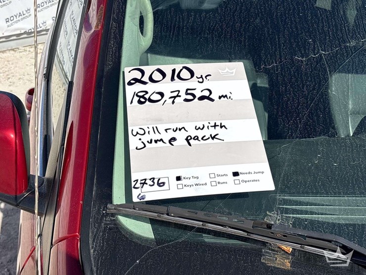 2010-volkswagen-routan-image-34