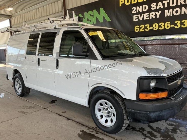 2012-chevrolet-express-1500-image-2