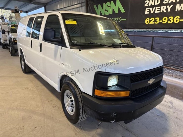 chevrolet-express-2500-image-2