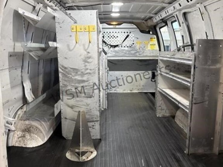 chevrolet-express-2500-image-13