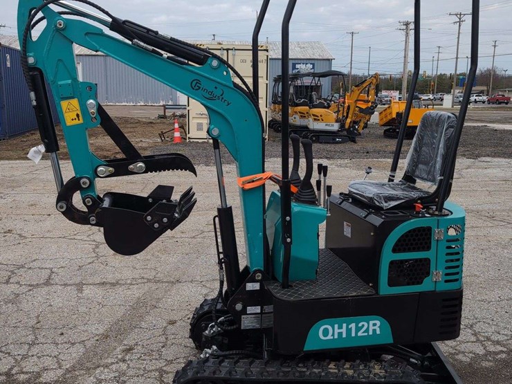 cfg-industrial-mini-excavator---qh12r---green-image-1