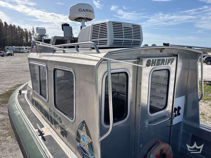 tug-boat-with-tri-axle-magic-tilt-boat-trailer-image-54