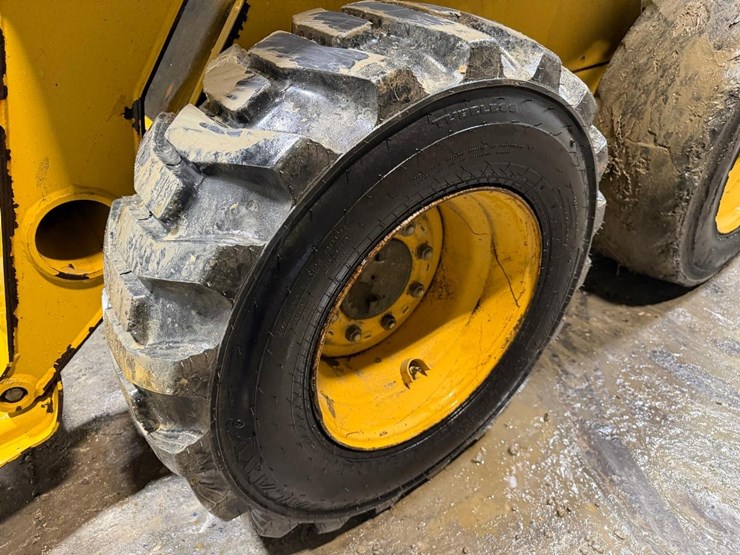 john-deere-250-image-11