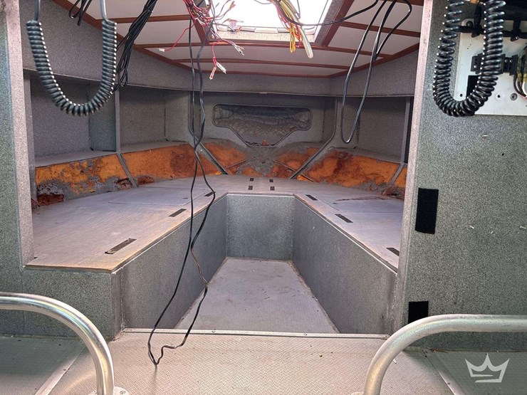 tug-boat-with-tri-axle-magic-tilt-boat-trailer-image-82