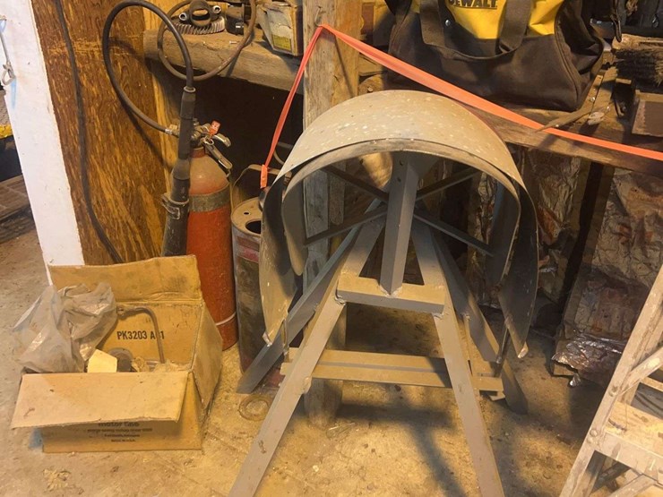 contents-of-wall-image-13