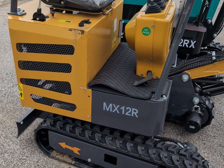cfg-industrial-mini-excavator---mx12r---yellow-image-4