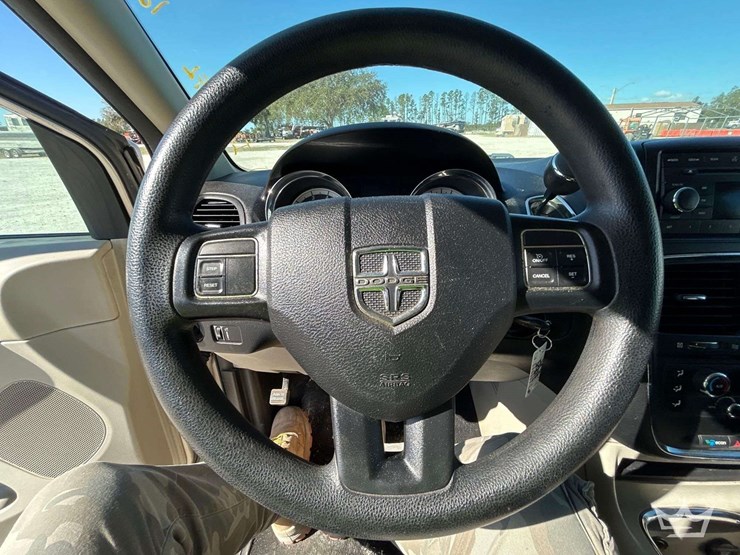 2014-dodge-grand-caravan-image-13