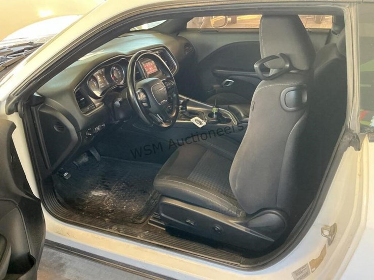 2016-dodge-challenger-sdn-image-21