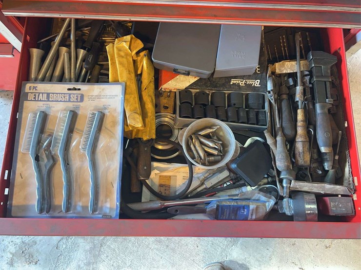 snap-on-toolbox-with-tools-image-16