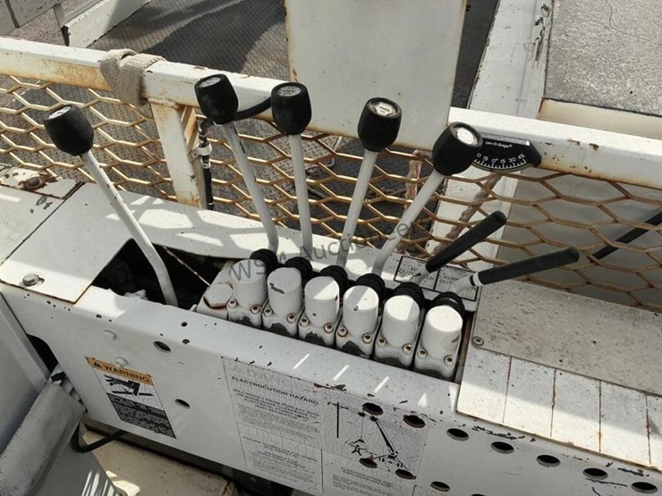 2007-sterling-l7500-image-12