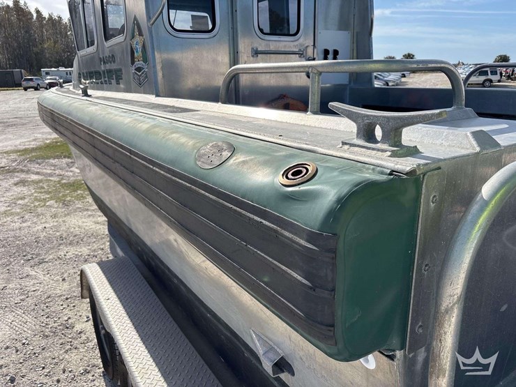 tug-boat-with-tri-axle-magic-tilt-boat-trailer-image-46