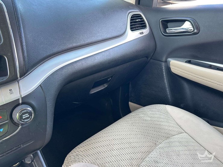 2014-dodge-journey-image-19