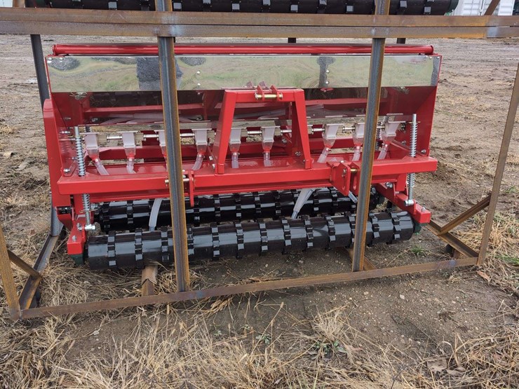 (1)-agt-stsd10---skid-steer-seeder-image-1