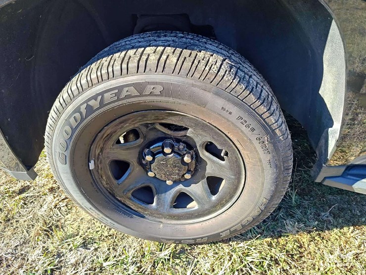 2017-chevrolet-tahoe-image-36