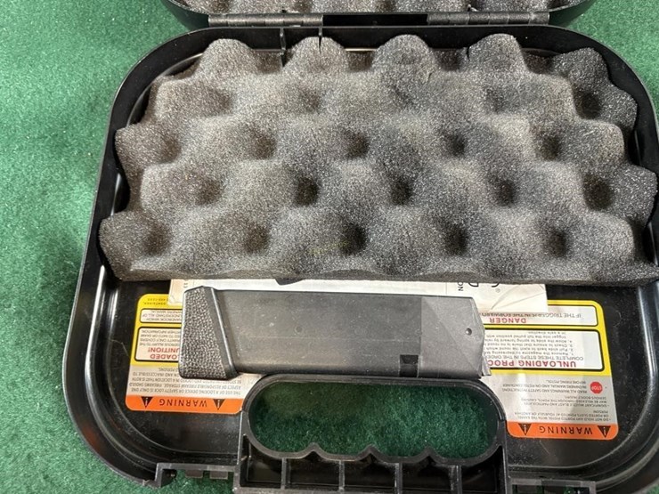 glock-21-45-auto-pistol-image-7