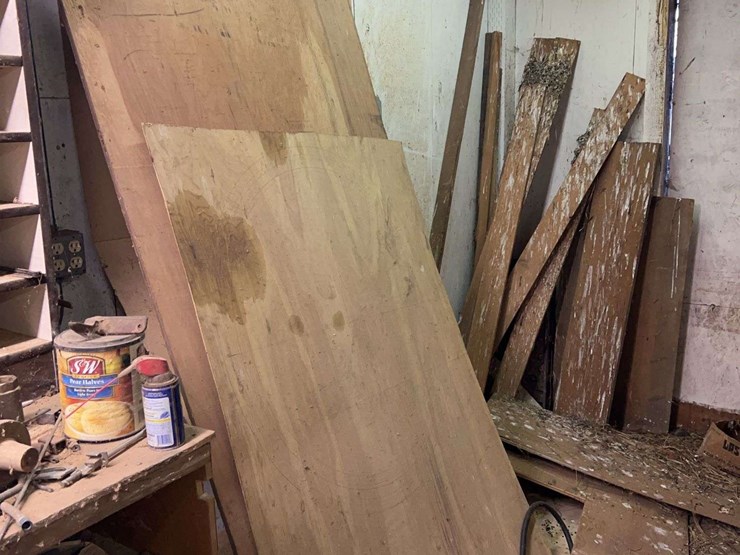 contents-of-wood-working-room-image-26