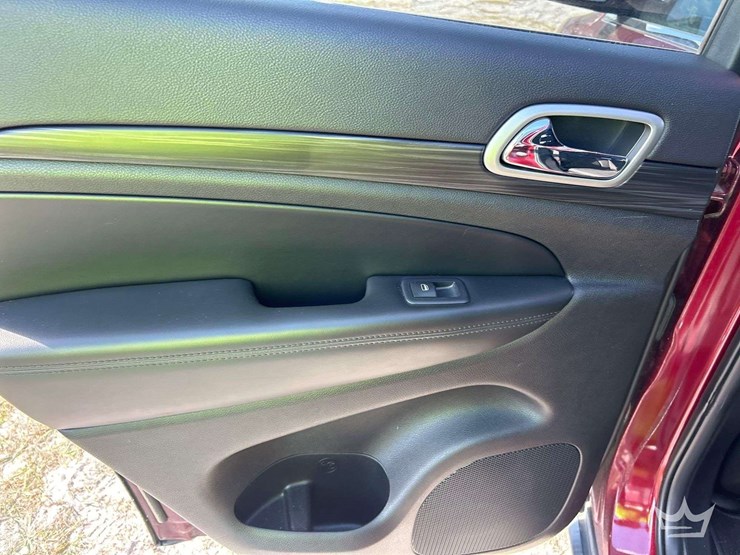 2019-jeep-grand-cherokee-image-21