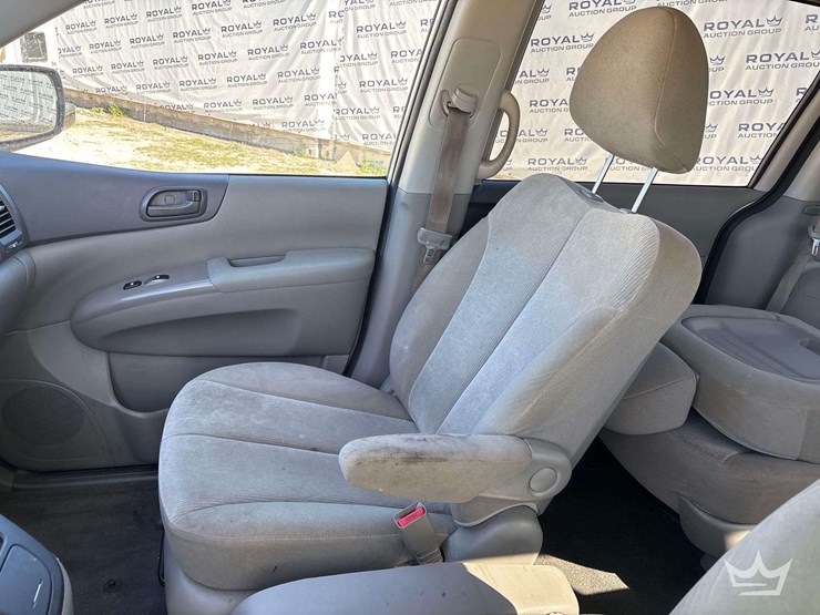 2014-kia-sedona-image-20