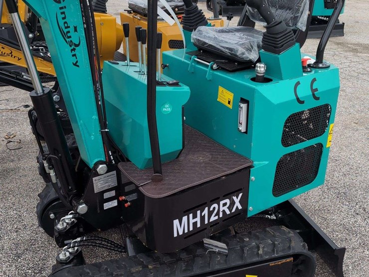 cfg-industrial-mini-excavator---mh12rx---green-image-3