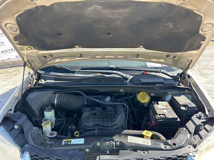 2014-dodge-grand-caravan-image-7