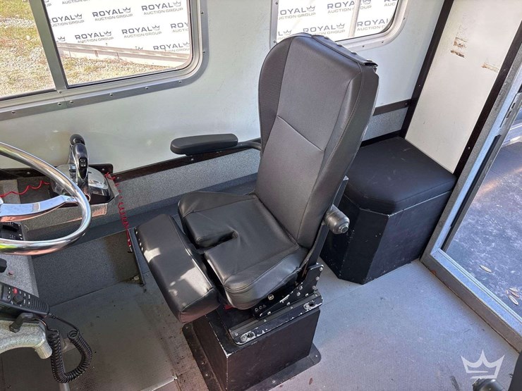 tug-boat-with-tri-axle-magic-tilt-boat-trailer-image-95