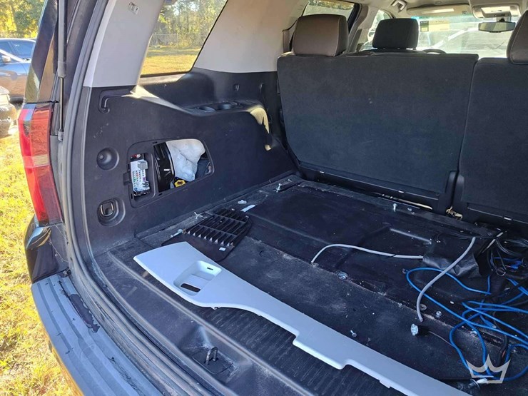 2017-chevrolet-tahoe-image-31