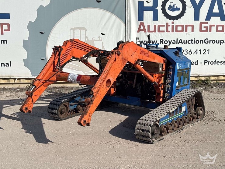 traxmax-kubota-stand-on-track-loader-skid-steer-image-1