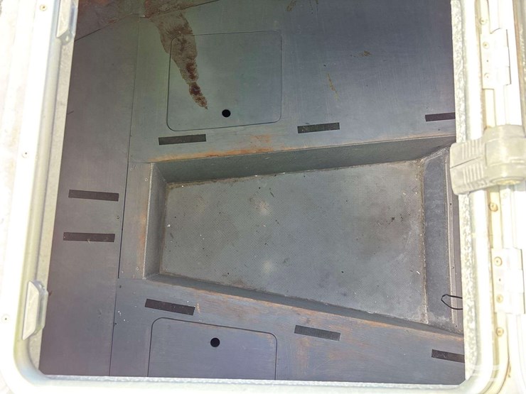 tug-boat-with-tri-axle-magic-tilt-boat-trailer-image-60